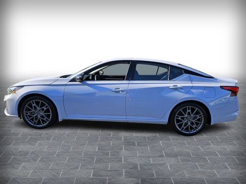 Used 2024 Nissan Altima 2.0 SR image 4