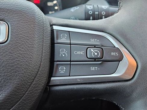 Used 2025 Jeep Compass Limited AWD/4WD image 23