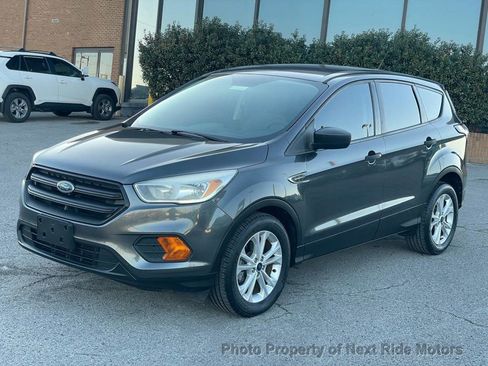 Used 2017 Ford Escape S image 3
