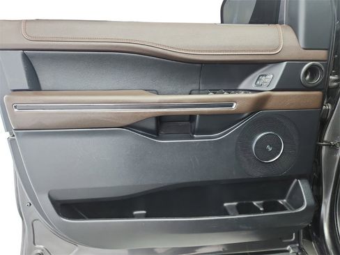 Used 2021 Ford Expedition Max King Ranch w/ Cargo Package image 23