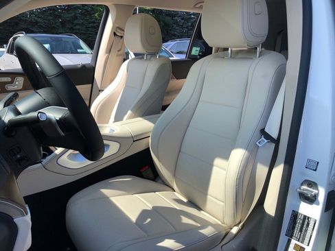 New 2025 Mercedes-Benz GLS 450 GLS 450 image 31