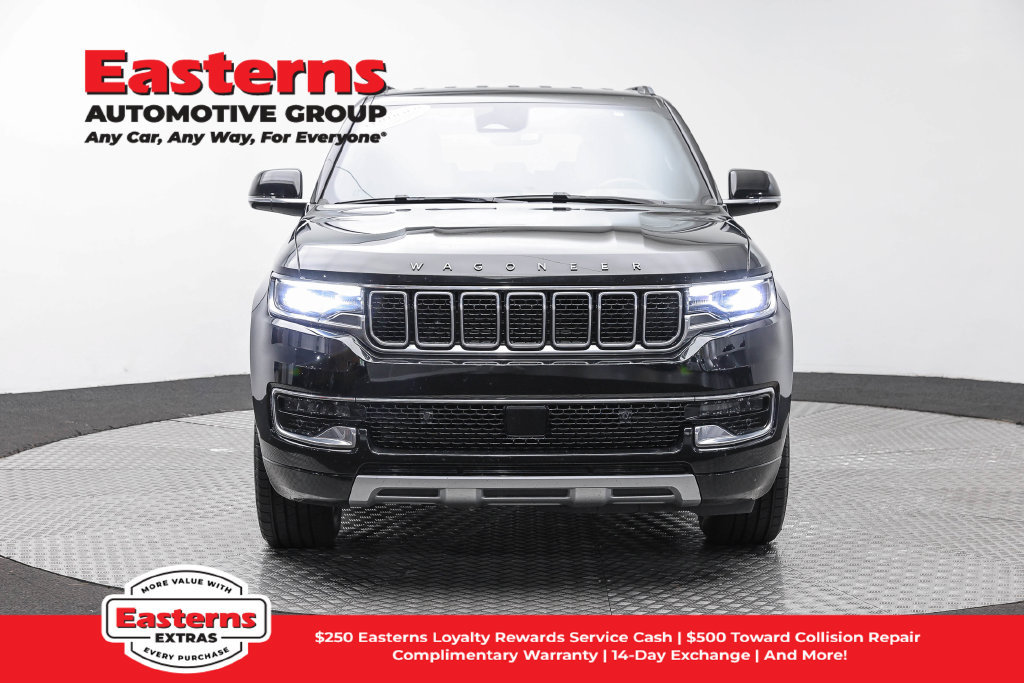 Used 2024 Jeep Wagoneer L Series II RWD image 3