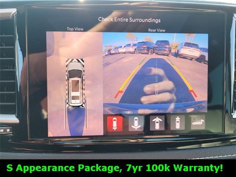 Used 2023 Chrysler Pacifica Touring-L w/ S Appearance Package image 25