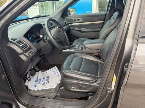 Used 2018 Ford Explorer XLT w/ Equipment Group 202A AWD/4WD image 5