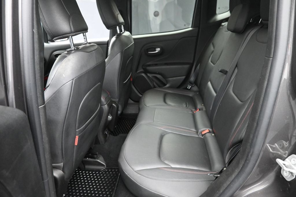 Used 2020 Jeep Renegade Trailhawk w/ Premium Leather Group AWD/4WD image 12