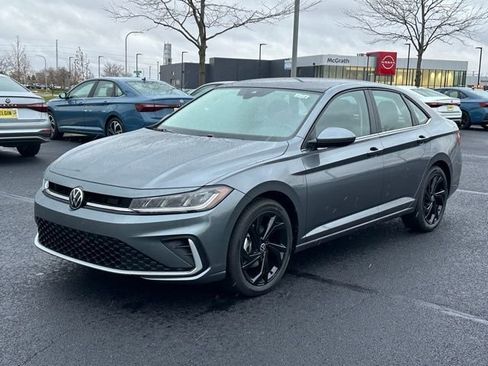 New 2026 Volkswagen Jetta SE image 3