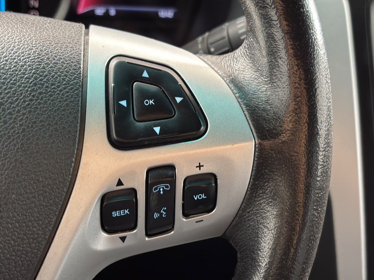 Used 2015 Ford Explorer XLT w/ Equipment Group 202A FWD image 19