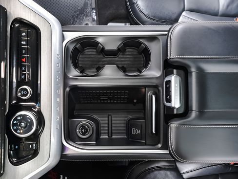 Used 2025 Ford Expedition Platinum AWD/4WD image 21