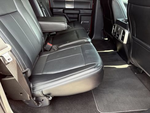 Used 2019 Ford F150 Lariat w/ Equipment Group 502A Luxury AWD/4WD image 15