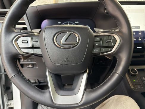 Used 2024 Lexus GX 550 w/ Accessory Package (Z1) image 20