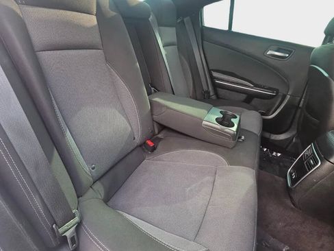 Used 2018 Dodge Charger SXT RWD image 13