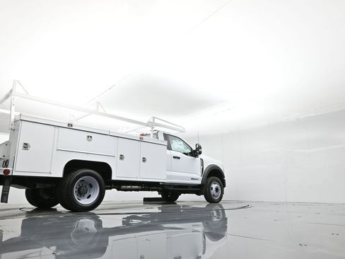 New 2025 Ford F450 XL w/ XL Chrome Package image 53