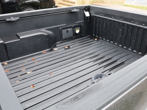 Used 2017 Toyota Tacoma TRD Sport image 35