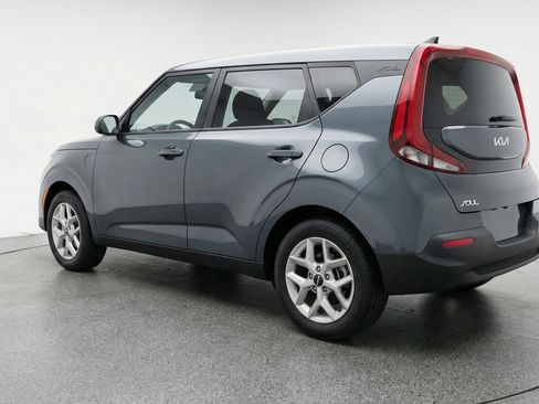 Used 2025 Kia Soul LX w/ LX Technology Package FWD image 6