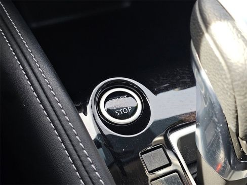 Certified 2020 Nissan Kicks SR w/ SR Premium Package image 25