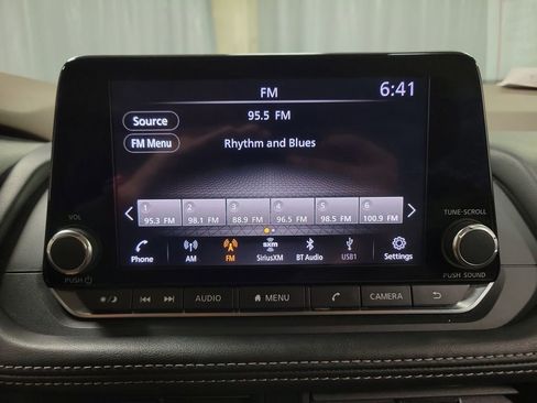 Used 2022 Nissan Rogue S FWD image 18