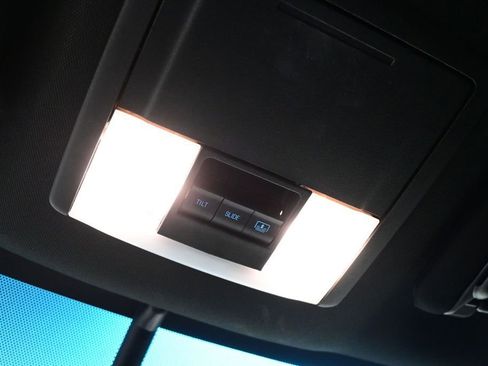 Used 2019 Ford Explorer XLT w/ Equipment Group 202A FWD image 19