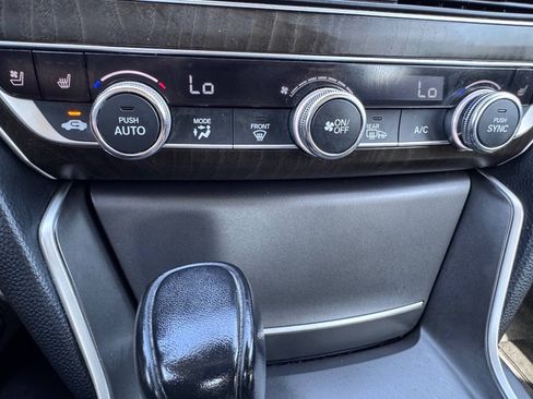 Used 2018 Honda Accord Touring image 21