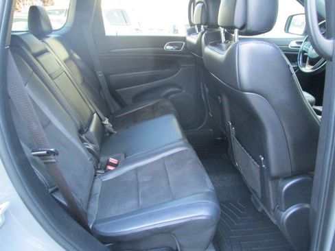 Used 2019 Jeep Grand Cherokee Altitude image 13