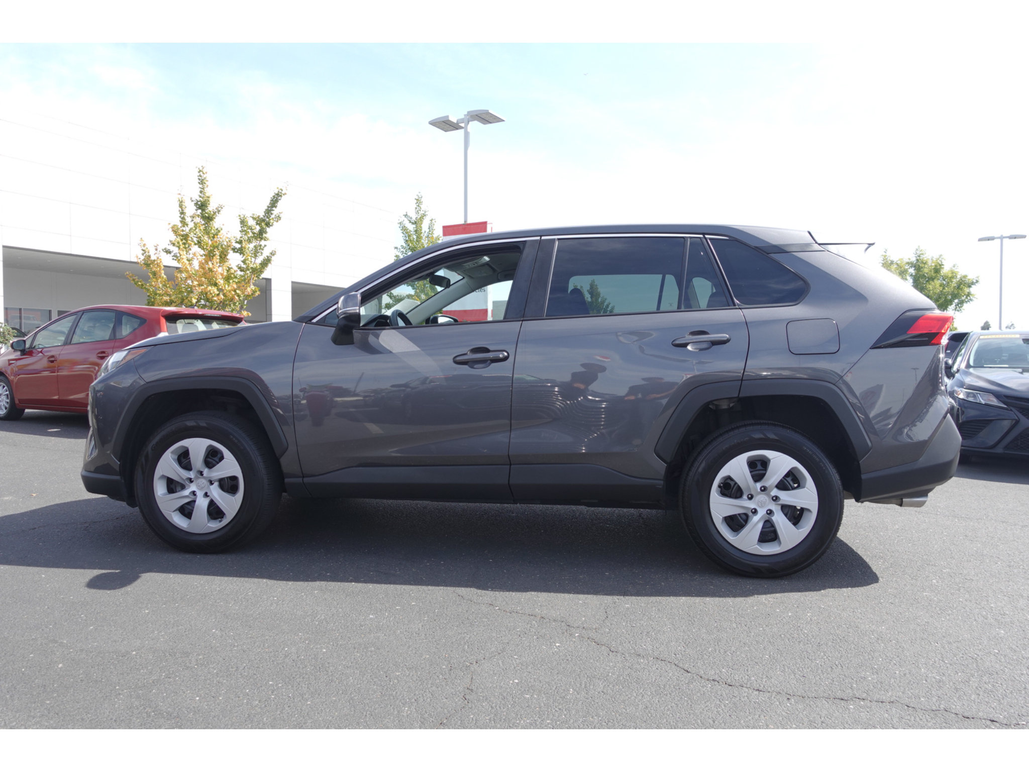 Certified 2024 Toyota RAV4 LE AWD/4WD image 6