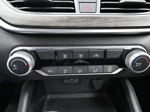 Used 2024 Nissan Altima 2.5 SV image 14