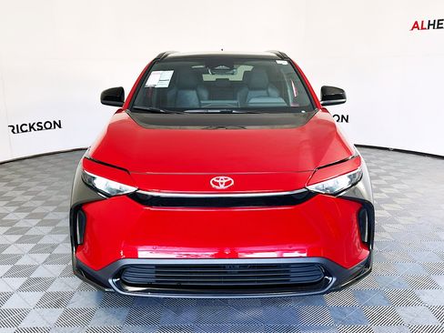 Used 2025 Toyota bZ4X FWD image 8