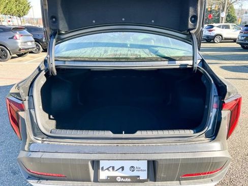 New 2025 Kia K4 LX image 11