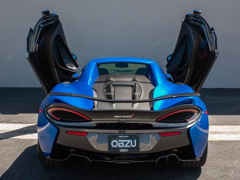Used 2018 McLaren 570S Spider RWD image 19