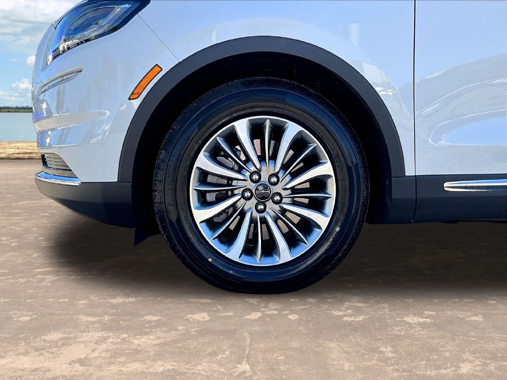 Used 2022 Lincoln Nautilus FWD w/ Premium Package image 34