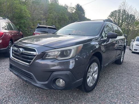 Used 2018 Subaru Outback 2.5i Premium AWD/4WD image 2