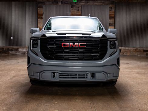 Used 2025 GMC Sierra 1500 Pro w/ Convenience Package image 2