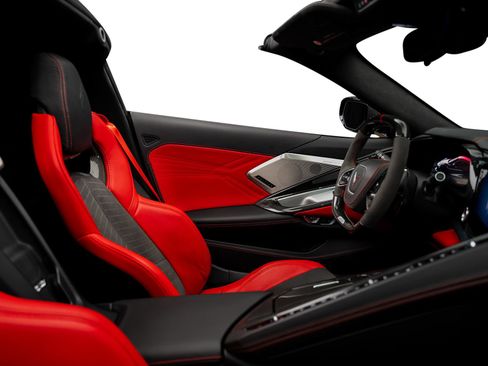 Used 2025 Chevrolet Corvette Z06 RWD image 60