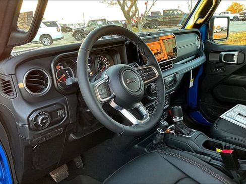 New 2026 Jeep Wrangler Unlimited Sahara AWD/4WD image 6