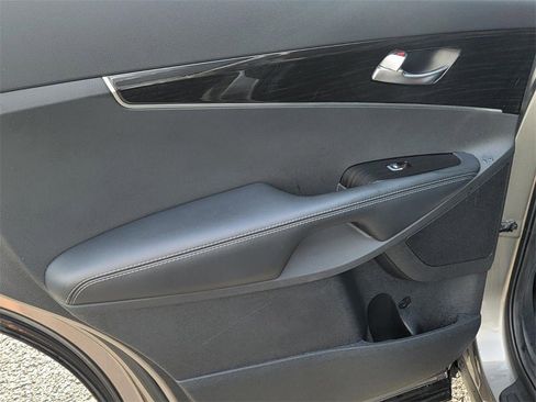 Used 2019 Kia Sorento LX w/ LX Convenience Package image 12