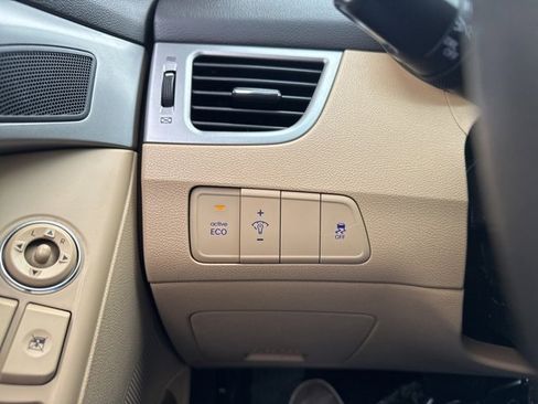 Used 2013 Hyundai Elantra GLS w/ Preferred Pkg image 12