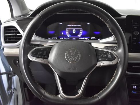 Used 2025 Volkswagen Taos SE w/ Black Wheel Package FWD image 13