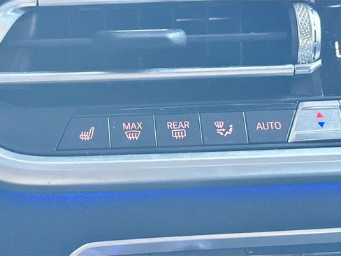 Certified 2022 BMW X7 xDrive40i w/ Premium Package image 21