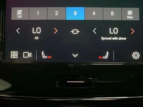 Used 2023 Volvo XC40 B4 Core w/ Convenience Package FWD image 45