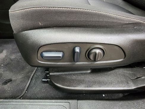 Used 2023 GMC Acadia SLE w/ Driver Convenience Package image 13