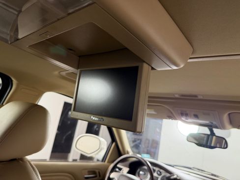Used 2013 Cadillac Escalade ESV Luxury RWD image 28
