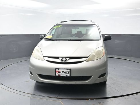 Used 2008 Toyota Sienna CE FWD image 4