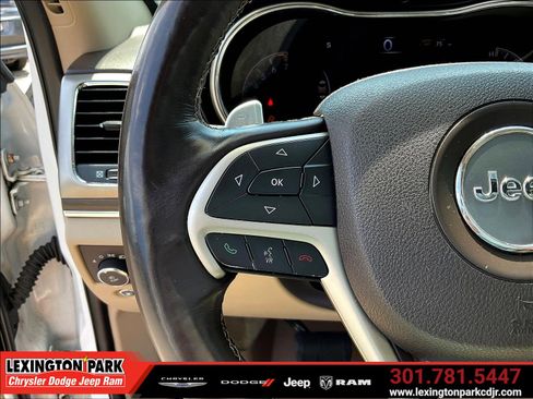 Used 2017 Jeep Grand Cherokee Overland AWD/4WD image 11