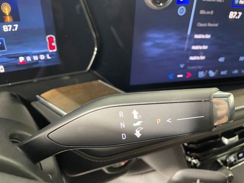 New 2026 Chevrolet Suburban High Country image 9