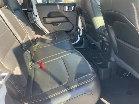 Used 2021 Jeep Wrangler Unlimited Sahara image 23
