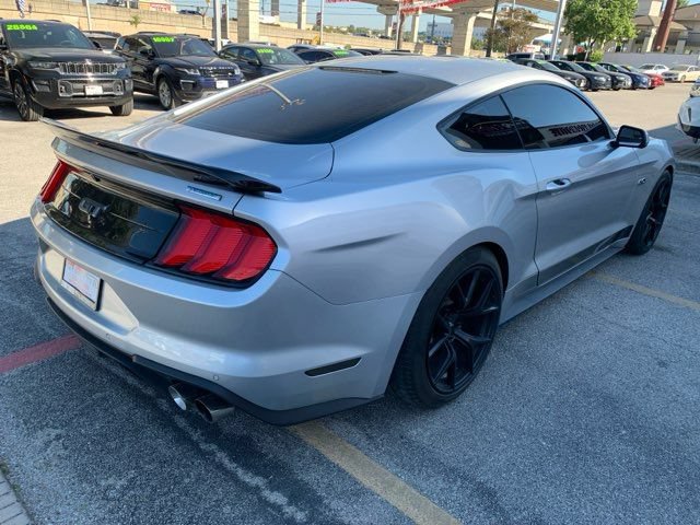 Used 2018 Ford Mustang GT RWD image 4