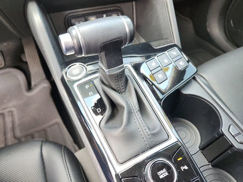 Used 2023 Kia Sportage SX image 25