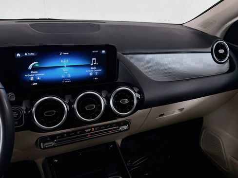 Certified 2022 Mercedes-Benz GLA 250 image 19