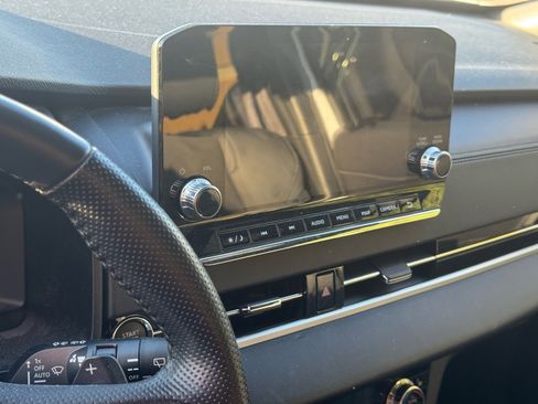 Used 2024 Mitsubishi Outlander SE Black Edition image 12