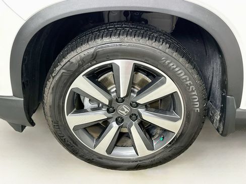 Used 2025 Honda Pilot Touring image 24