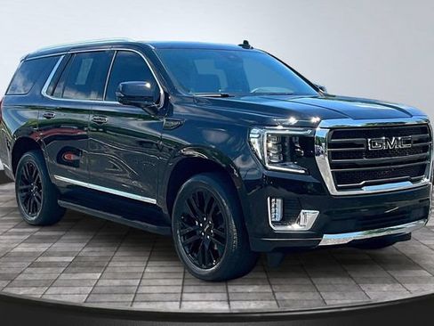 Used 2023 GMC Yukon SLT w/ SLT Premium Package AWD/4WD image 3
